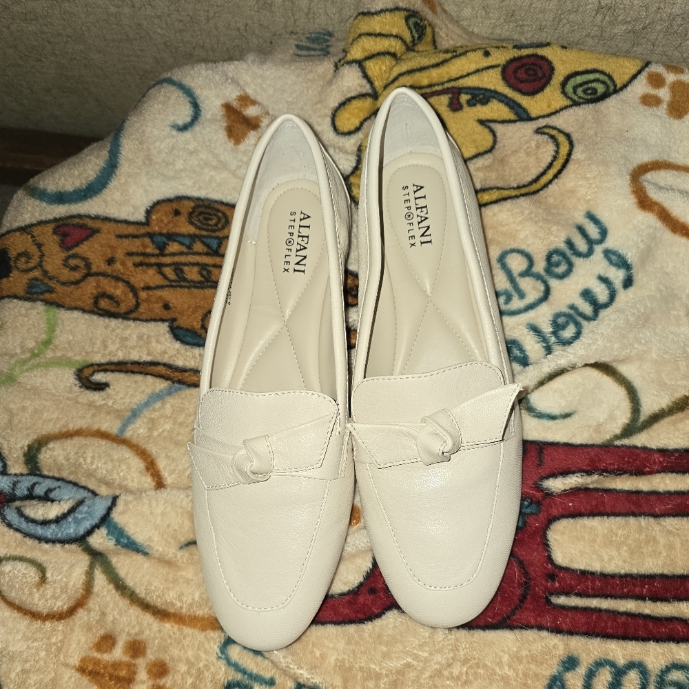 Alfani size 8 Winter White slip on loafers gently used